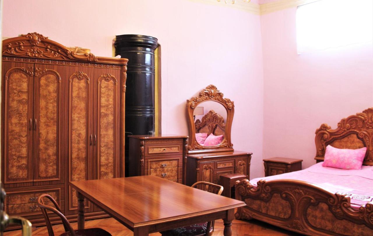 Guesthouse Medea On Pushkini 4 Κουτάισι Εξωτερικό φωτογραφία